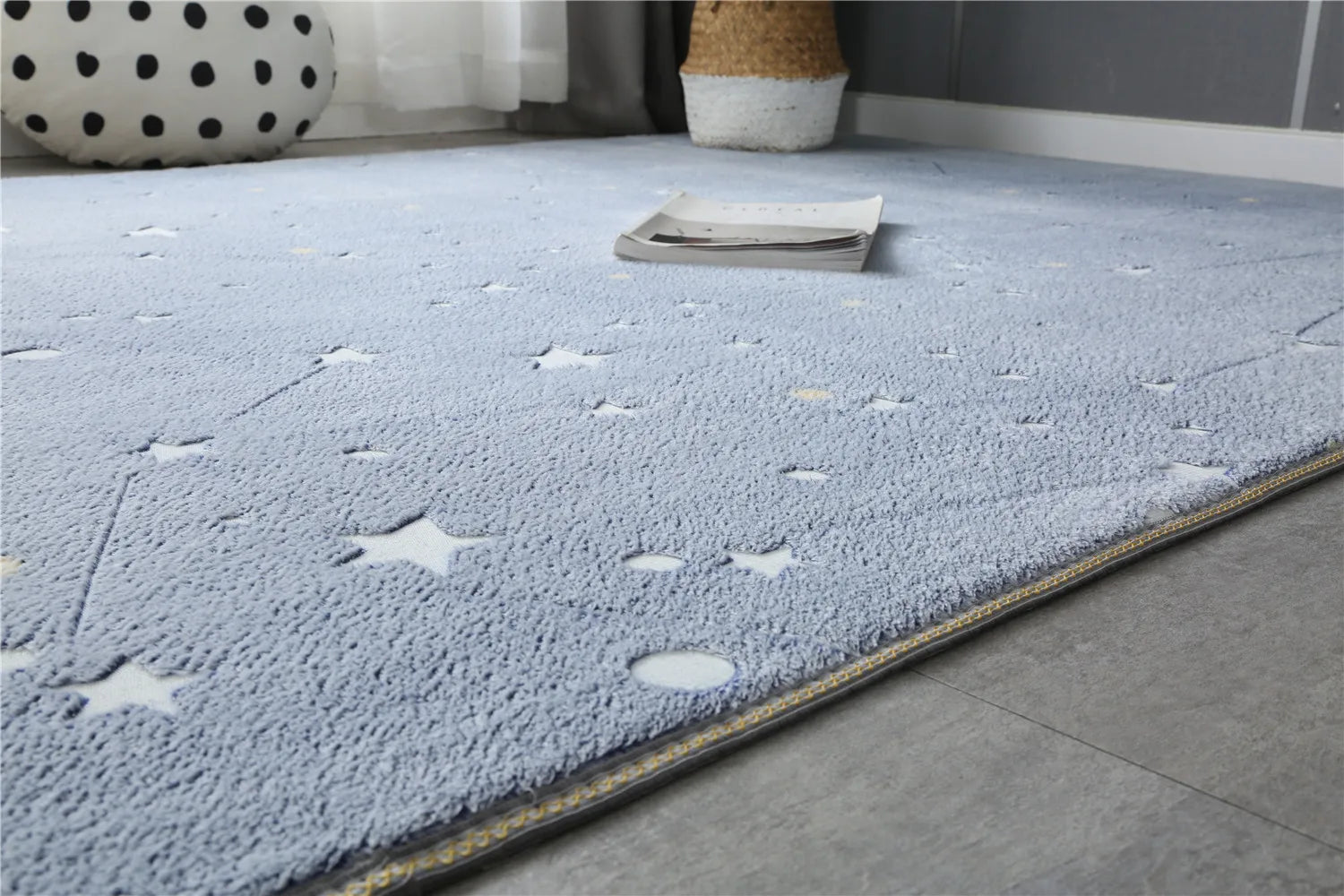 Unique Area Rugs Glow in The Dark Rug Luminous Carpet for Kids Bedroom Modern Indoor Rugs for Children Dorm Home Decor Carpets